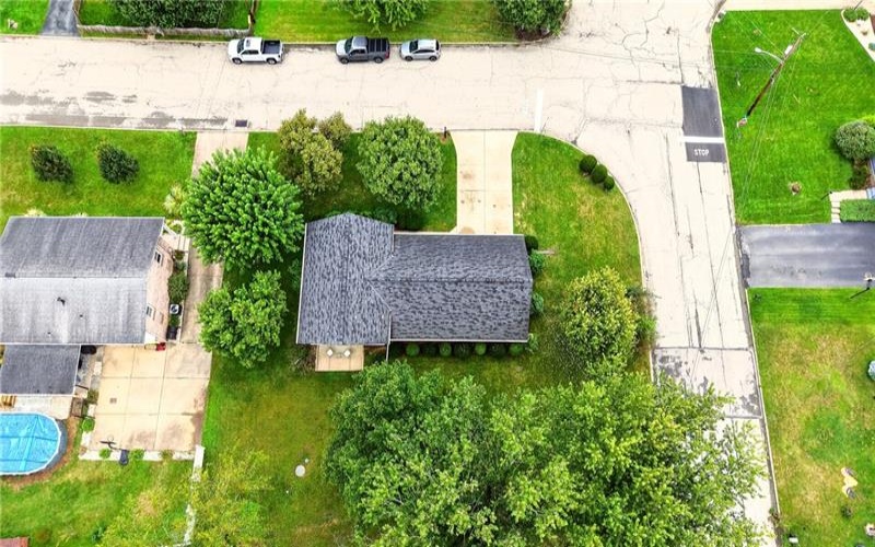 422 Sheffield Dr, Greensburg, 15601, 3 Bedroom Bedrooms, ,1.2 BathroomBathrooms,Residential,For Sale,Sheffield Dr,1775433