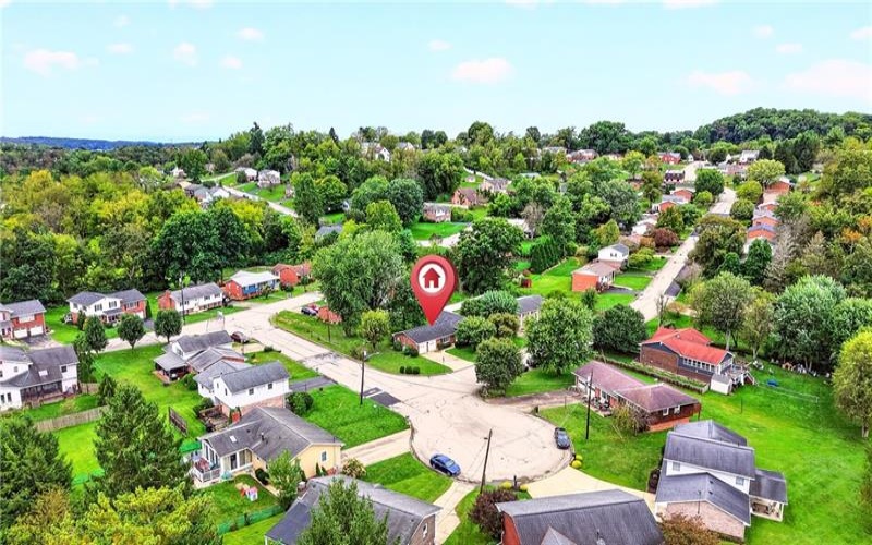 422 Sheffield Dr, Greensburg, 15601, 3 Bedroom Bedrooms, ,1.2 BathroomBathrooms,Residential,For Sale,Sheffield Dr,1775433