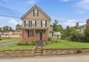 403 3rd Ave, Sutersville, 15083, 3 Bedroom Bedrooms, 7 Room Rooms,1.1 BathroomBathrooms,Residential,For Sale,3rd Ave,1775541