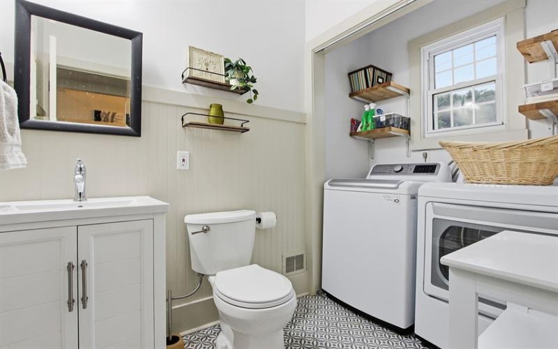 403 3rd Ave, Sutersville, 15083, 3 Bedroom Bedrooms, 7 Room Rooms,1.1 BathroomBathrooms,Residential,For Sale,3rd Ave,1775541