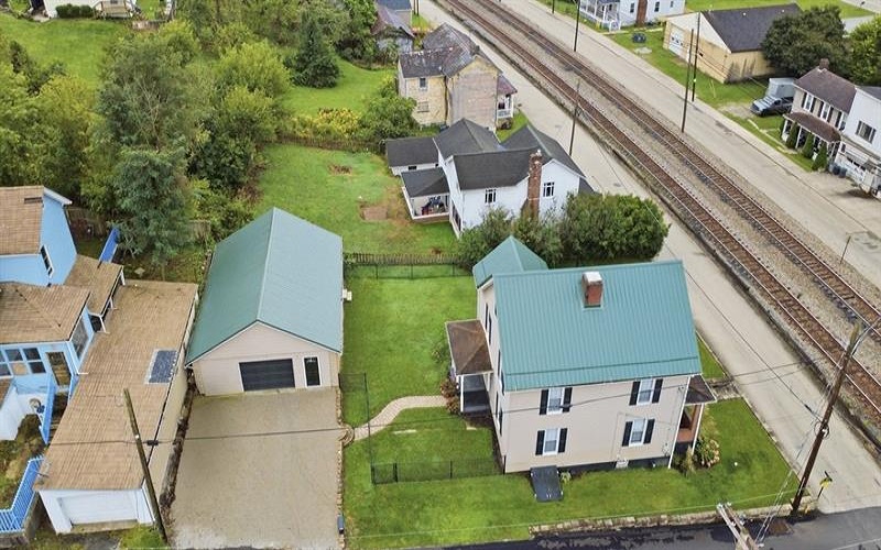 403 3rd Ave, Sutersville, 15083, 3 Bedroom Bedrooms, 7 Room Rooms,1.1 BathroomBathrooms,Residential,For Sale,3rd Ave,1775541