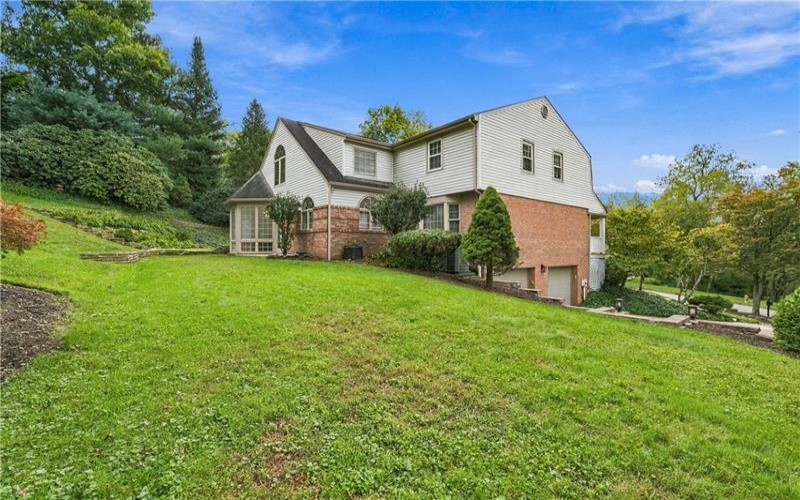 117 Yorktown Rd, McMurray, 15317, 4 Bedroom Bedrooms, 13 Room Rooms,3.1 BathroomBathrooms,Residential,For Sale,Yorktown Rd,1775910