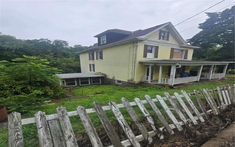 1050 Brownstown Road, larimer, 15647, 3 Bedroom Bedrooms, ,1.1 BathroomBathrooms,Residential,For Sale,Brownstown Road,1775966