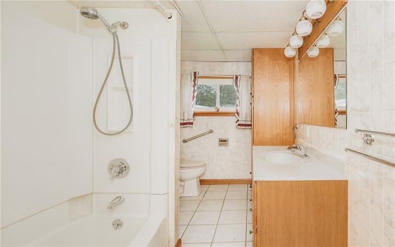 3243 Benshoff Hill Rd, Johnstown, 15909, 3 Bedroom Bedrooms, 8 Room Rooms,2 BathroomBathrooms,Residential,For Sale,Benshoff Hill Rd,1775969