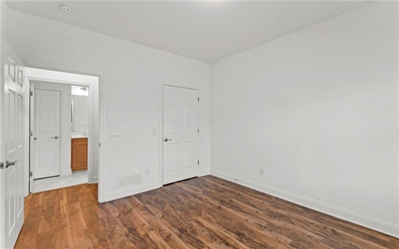 207 Liberty Blvd, Canonsburg, 15317, 2 Bedroom Bedrooms, 8 Room Rooms,2 BathroomBathrooms,Residential,For Sale,Liberty Blvd,1776087