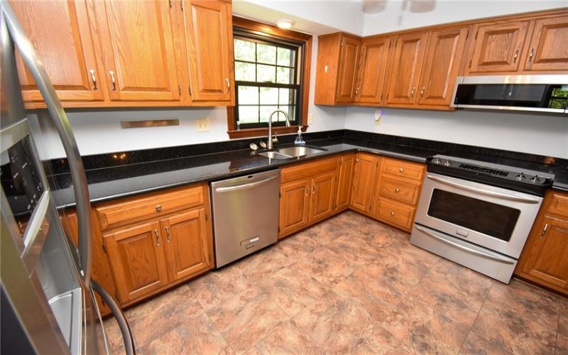 16 Linn Farm Rd, Canonsburg, 15317, 4 Bedroom Bedrooms, 11 Room Rooms,2.2 BathroomBathrooms,Residential,For Sale,Linn Farm Rd,1776102