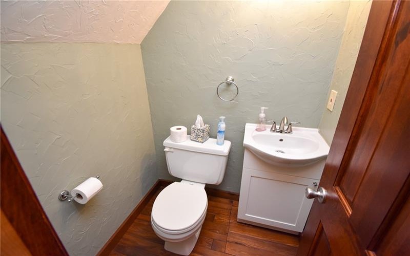 16 Linn Farm Rd, Canonsburg, 15317, 4 Bedroom Bedrooms, 11 Room Rooms,2.2 BathroomBathrooms,Residential,For Sale,Linn Farm Rd,1776102