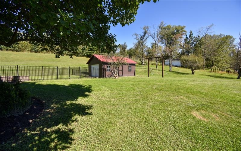 16 Linn Farm Rd, Canonsburg, 15317, 4 Bedroom Bedrooms, 11 Room Rooms,2.2 BathroomBathrooms,Residential,For Sale,Linn Farm Rd,1776102