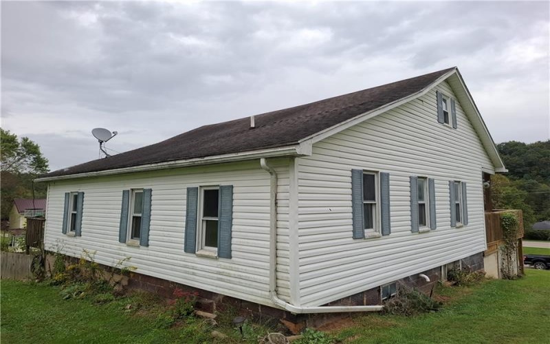 107 Sawmill Rd, Rogersville, 15370, 3 Bedroom Bedrooms, ,1.1 BathroomBathrooms,Residential,For Sale,Sawmill Rd,1776109
