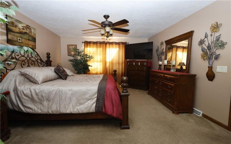 451 4th Street, 15370, 15370, 4 Bedroom Bedrooms, ,3.1 BathroomBathrooms,Residential,For Sale,4th Street,1776144