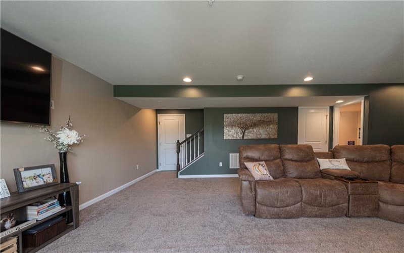 1407 Deer Creek Crossing Dr, Canonsburg, 15317, 3 Bedroom Bedrooms, 9 Room Rooms,3.1 BathroomBathrooms,Residential,For Sale,Deer Creek Crossing Dr,1776162