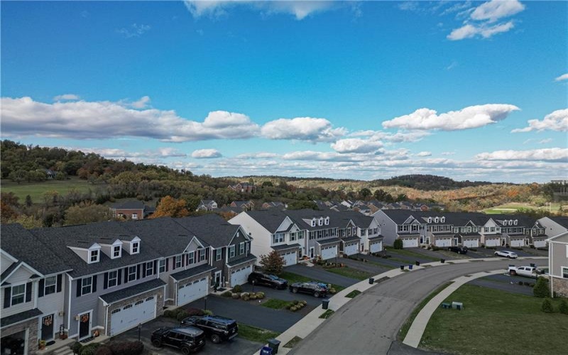 1407 Deer Creek Crossing Dr, Canonsburg, 15317, 3 Bedroom Bedrooms, 9 Room Rooms,3.1 BathroomBathrooms,Residential,For Sale,Deer Creek Crossing Dr,1776162