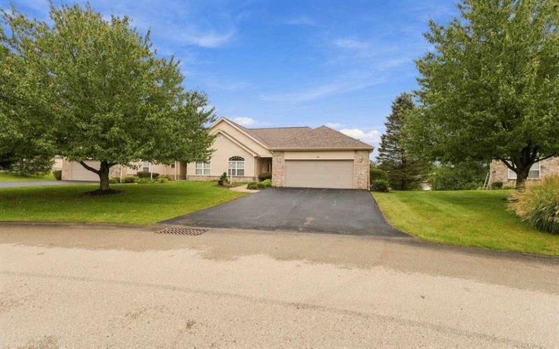 6085 Triple Crown CIRCLE, Greensburg, 15601, 2 Bedroom Bedrooms, ,3 BathroomBathrooms,Residential,For Sale,Triple Crown,1776192