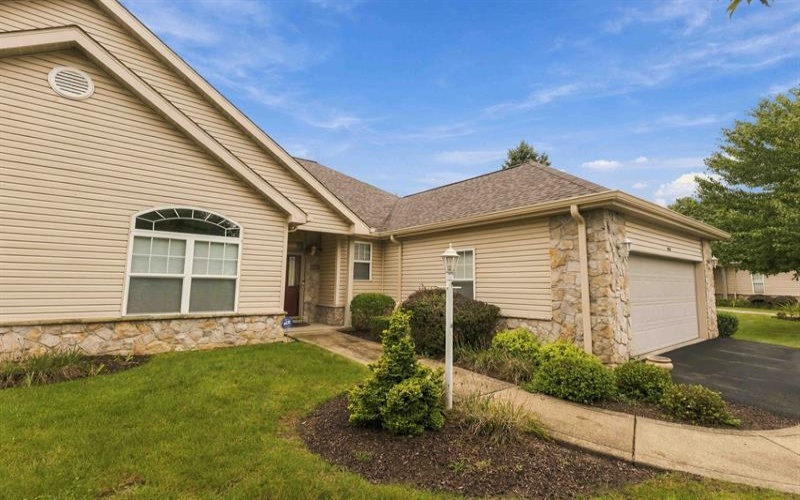 6085 Triple Crown CIRCLE, Greensburg, 15601, 2 Bedroom Bedrooms, ,3 BathroomBathrooms,Residential,For Sale,Triple Crown,1776192
