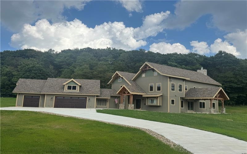 223 Deer Fern Drive, Somerset, 15501, 4 Bedroom Bedrooms, 9 Room Rooms,3.1 BathroomBathrooms,Residential,For Sale,Deer Fern Drive,1775843