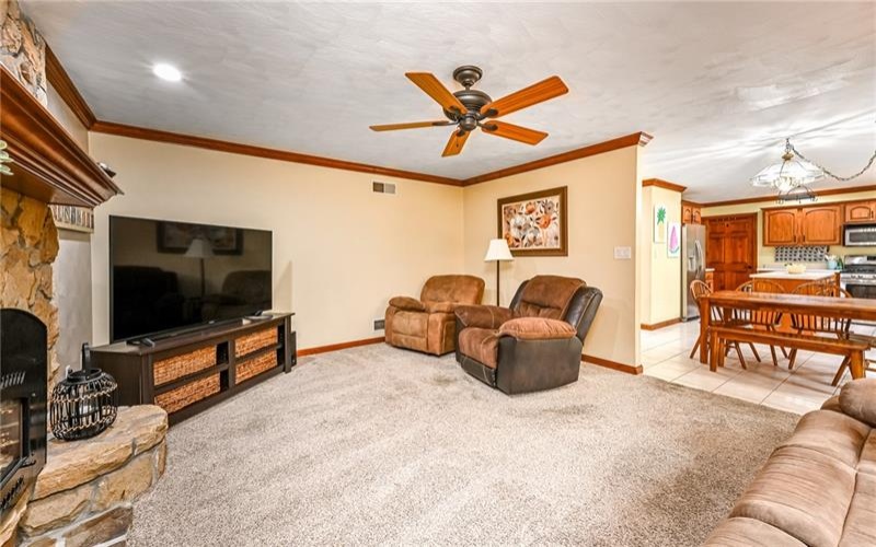 217 Meadow Spring Rd, Greensburg, 15601, 4 Bedroom Bedrooms, 11 Room Rooms,2.1 BathroomBathrooms,Residential,For Sale,Meadow Spring Rd,1776248