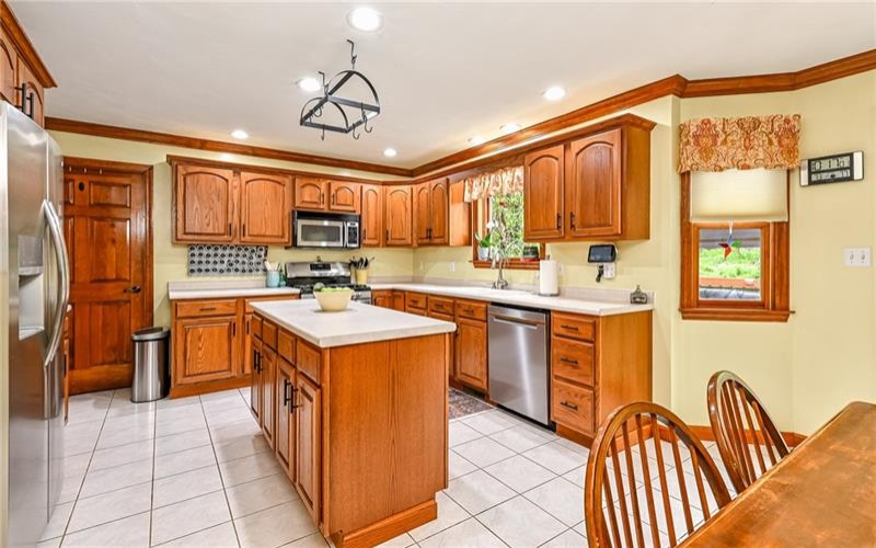 217 Meadow Spring Rd, Greensburg, 15601, 4 Bedroom Bedrooms, 11 Room Rooms,2.1 BathroomBathrooms,Residential,For Sale,Meadow Spring Rd,1776248