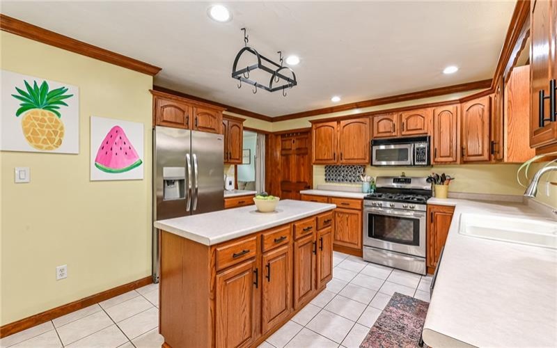 217 Meadow Spring Rd, Greensburg, 15601, 4 Bedroom Bedrooms, 11 Room Rooms,2.1 BathroomBathrooms,Residential,For Sale,Meadow Spring Rd,1776248