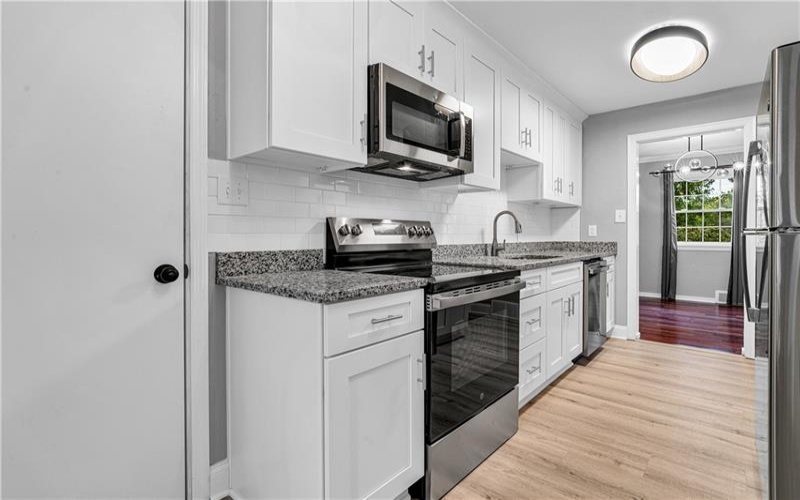 318 Center Church Road, Mcmurray, 15317, 4 Bedroom Bedrooms, 11 Room Rooms,2.1 BathroomBathrooms,Residential,For Sale,Center Church Road,1775538