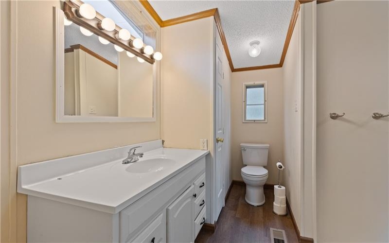 1138 Branch Rd, Mc Donald, 15057, 2 Bedroom Bedrooms, 7 Room Rooms,2 BathroomBathrooms,Residential,For Sale,Branch Rd,1775717