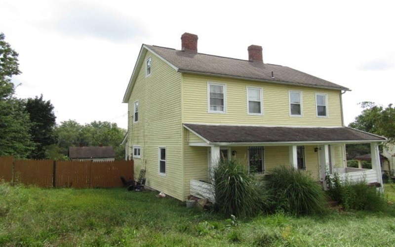 132 Pine St, Rillton, 15678, 4 Bedroom Bedrooms, 8 Room Rooms,2 BathroomBathrooms,Residential,For Sale,Pine St,1776190
