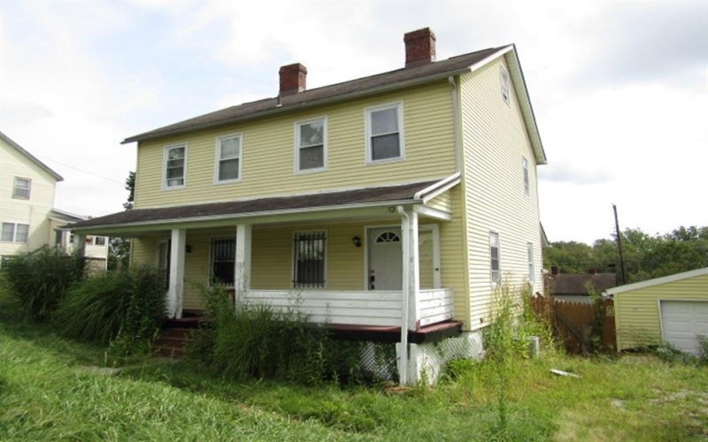 132 Pine St, Rillton, 15678, 4 Bedroom Bedrooms, 8 Room Rooms,2 BathroomBathrooms,Residential,For Sale,Pine St,1776190