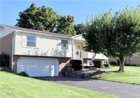 722 Courtview Dr, Greensburg, 15601, 3 Bedroom Bedrooms, ,2 BathroomBathrooms,Residential,For Sale,Courtview Dr,1776282
