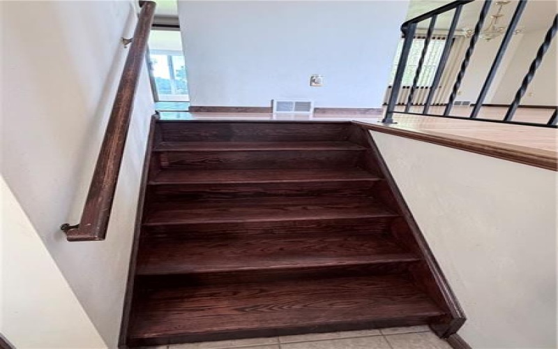 722 Courtview Dr, Greensburg, 15601, 3 Bedroom Bedrooms, ,2 BathroomBathrooms,Residential,For Sale,Courtview Dr,1776282