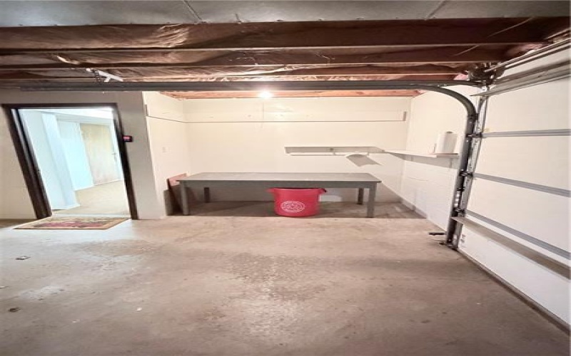 722 Courtview Dr, Greensburg, 15601, 3 Bedroom Bedrooms, ,2 BathroomBathrooms,Residential,For Sale,Courtview Dr,1776282