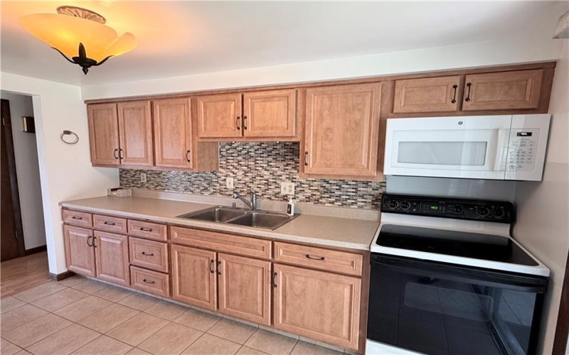 722 Courtview Dr, Greensburg, 15601, 3 Bedroom Bedrooms, ,2 BathroomBathrooms,Residential,For Sale,Courtview Dr,1776282