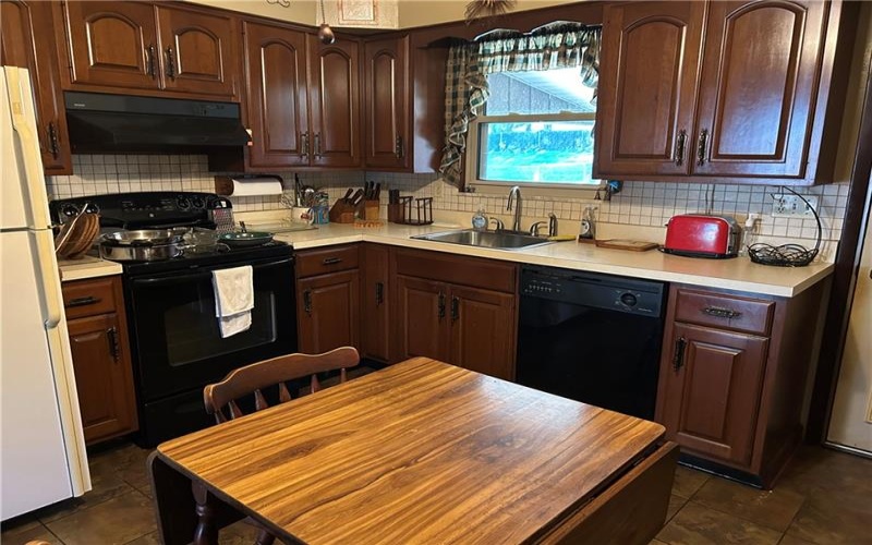488 Toledo Drive, New Kensington, 15068, 3 Bedroom Bedrooms, 6 Room Rooms,1.1 BathroomBathrooms,Residential,For Sale,Toledo Drive,1776293