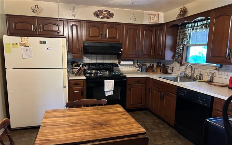 488 Toledo Drive, New Kensington, 15068, 3 Bedroom Bedrooms, 6 Room Rooms,1.1 BathroomBathrooms,Residential,For Sale,Toledo Drive,1776293