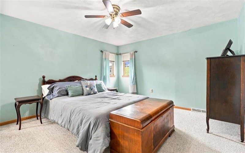 2000 Rebecca St, North Huntingdon, 15642, 4 Bedroom Bedrooms, 10 Room Rooms,3.2 BathroomBathrooms,Residential,For Sale,Rebecca St,1776307