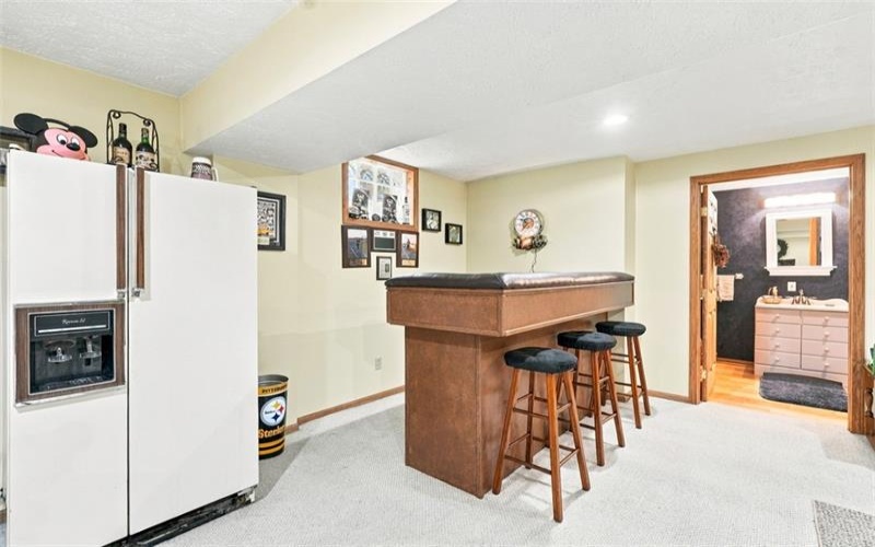 2000 Rebecca St, North Huntingdon, 15642, 4 Bedroom Bedrooms, 10 Room Rooms,3.2 BathroomBathrooms,Residential,For Sale,Rebecca St,1776307
