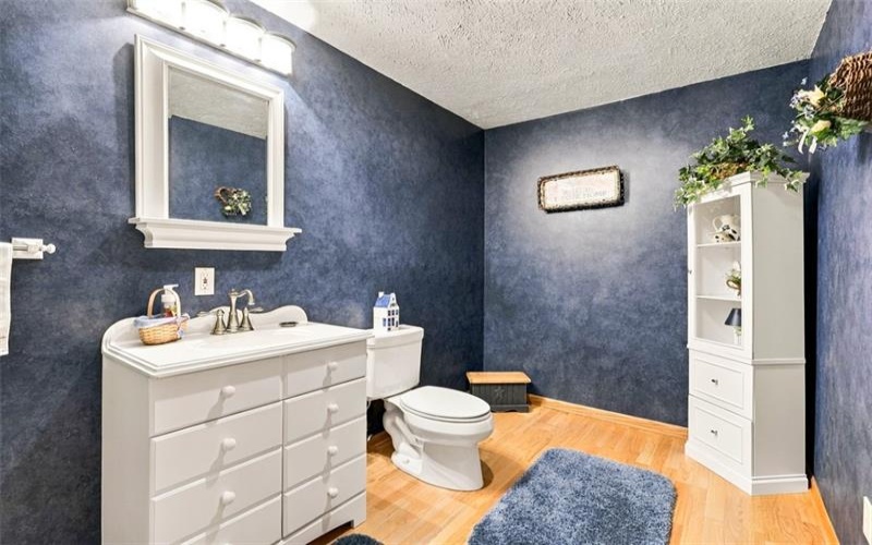 2000 Rebecca St, North Huntingdon, 15642, 4 Bedroom Bedrooms, 10 Room Rooms,3.2 BathroomBathrooms,Residential,For Sale,Rebecca St,1776307