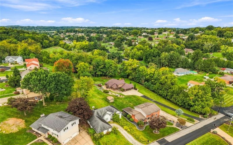 2000 Rebecca St, North Huntingdon, 15642, 4 Bedroom Bedrooms, 10 Room Rooms,3.2 BathroomBathrooms,Residential,For Sale,Rebecca St,1776307
