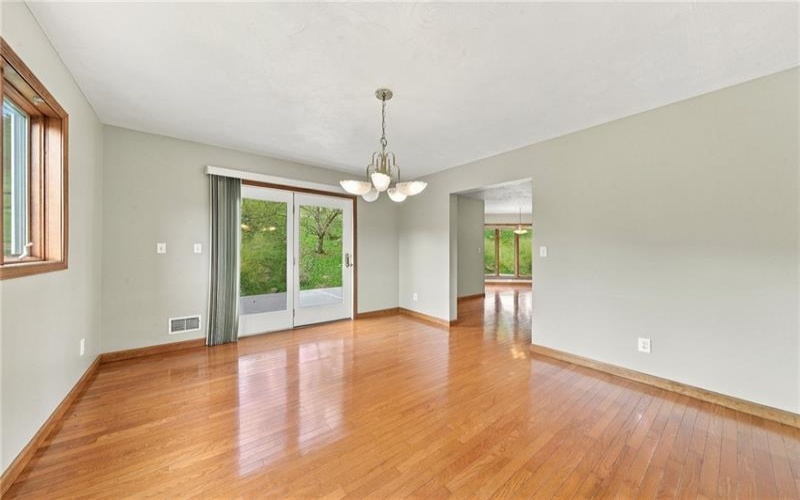 327 Sugar Run Rd, Waynesburg, 15370, 4 Bedroom Bedrooms, 11 Room Rooms,2.2 BathroomBathrooms,Residential,For Sale,Sugar Run Rd,1776358