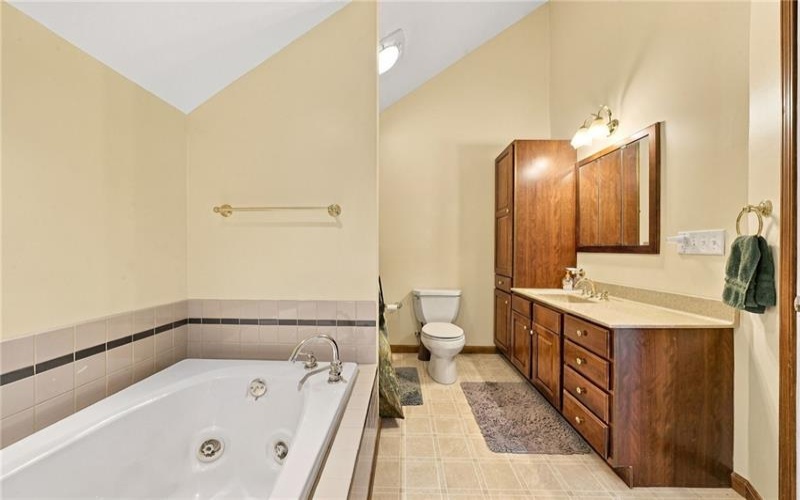 327 Sugar Run Rd, Waynesburg, 15370, 4 Bedroom Bedrooms, 11 Room Rooms,2.2 BathroomBathrooms,Residential,For Sale,Sugar Run Rd,1776358