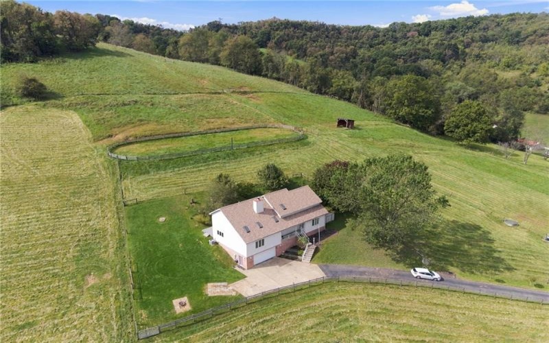 327 Sugar Run Rd, Waynesburg, 15370, 4 Bedroom Bedrooms, 11 Room Rooms,2.2 BathroomBathrooms,Residential,For Sale,Sugar Run Rd,1776358