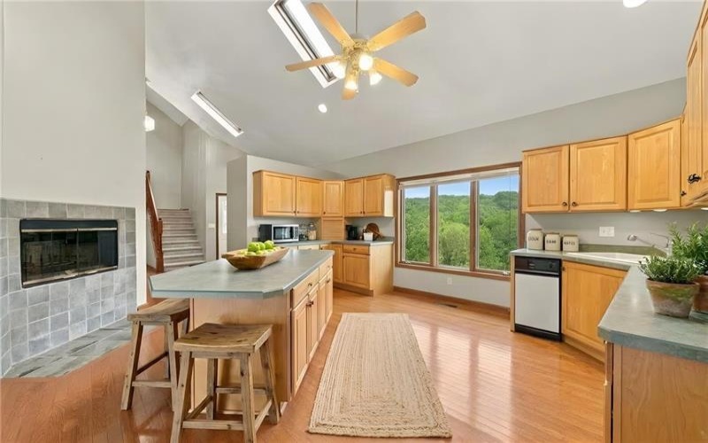 327 Sugar Run Rd, Waynesburg, 15370, 4 Bedroom Bedrooms, 11 Room Rooms,2.2 BathroomBathrooms,Residential,For Sale,Sugar Run Rd,1776358