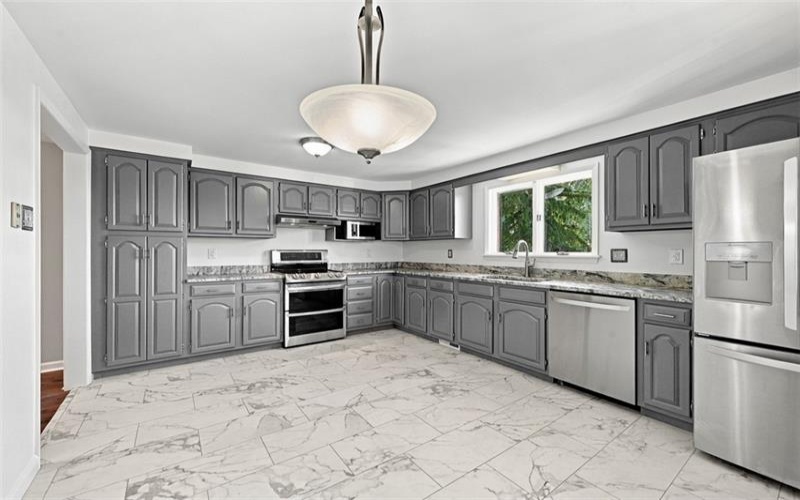 16 Rolling Hills Ave, Irwin, 15642, 3 Bedroom Bedrooms, 8 Room Rooms,1.1 BathroomBathrooms,Residential,For Sale,Rolling Hills Ave,1776366