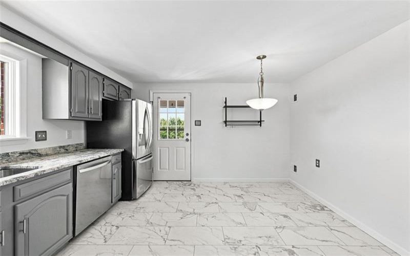 16 Rolling Hills Ave, Irwin, 15642, 3 Bedroom Bedrooms, 8 Room Rooms,1.1 BathroomBathrooms,Residential,For Sale,Rolling Hills Ave,1776366