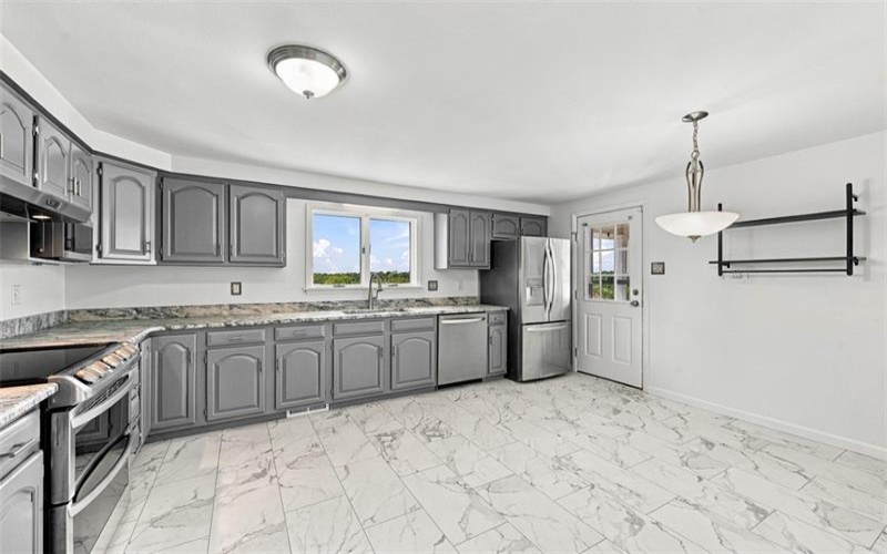 16 Rolling Hills Ave, Irwin, 15642, 3 Bedroom Bedrooms, 8 Room Rooms,1.1 BathroomBathrooms,Residential,For Sale,Rolling Hills Ave,1776366