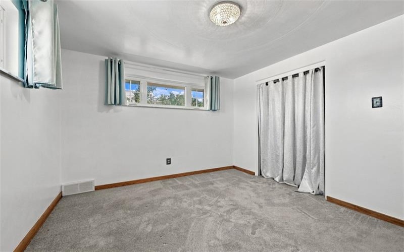 16 Rolling Hills Ave, Irwin, 15642, 3 Bedroom Bedrooms, 8 Room Rooms,1.1 BathroomBathrooms,Residential,For Sale,Rolling Hills Ave,1776366
