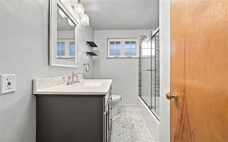 16 Rolling Hills Ave, Irwin, 15642, 3 Bedroom Bedrooms, 8 Room Rooms,1.1 BathroomBathrooms,Residential,For Sale,Rolling Hills Ave,1776366
