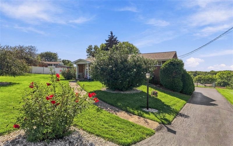 16 Rolling Hills Ave, Irwin, 15642, 3 Bedroom Bedrooms, 8 Room Rooms,1.1 BathroomBathrooms,Residential,For Sale,Rolling Hills Ave,1776366