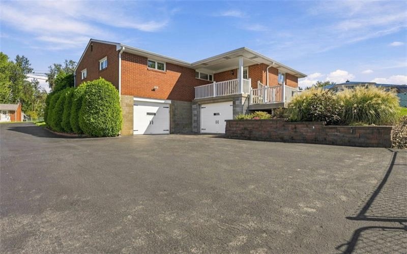 16 Rolling Hills Ave, Irwin, 15642, 3 Bedroom Bedrooms, 8 Room Rooms,1.1 BathroomBathrooms,Residential,For Sale,Rolling Hills Ave,1776366