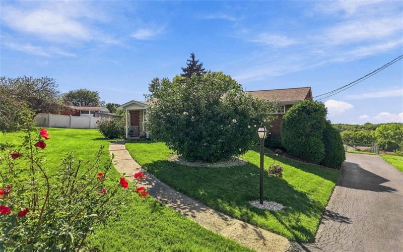 16 Rolling Hills Ave, Irwin, 15642, 3 Bedroom Bedrooms, 8 Room Rooms,1.1 BathroomBathrooms,Residential,For Sale,Rolling Hills Ave,1776366