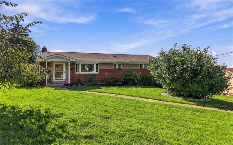 16 Rolling Hills Ave, Irwin, 15642, 3 Bedroom Bedrooms, 8 Room Rooms,1.1 BathroomBathrooms,Residential,For Sale,Rolling Hills Ave,1776366