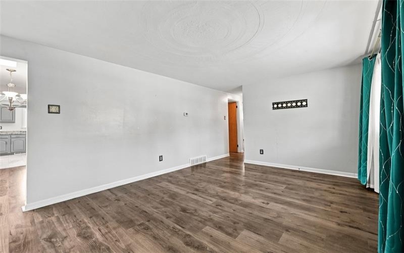 16 Rolling Hills Ave, Irwin, 15642, 3 Bedroom Bedrooms, 8 Room Rooms,1.1 BathroomBathrooms,Residential,For Sale,Rolling Hills Ave,1776366